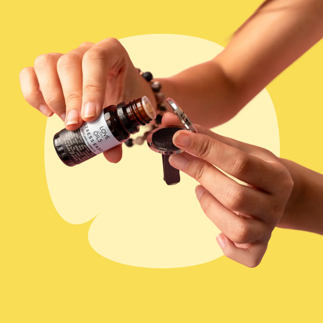 Aura - Aromatherapy Car Vent Diffuser Locket